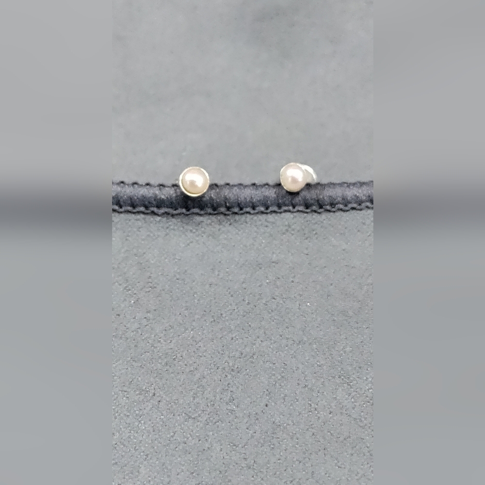 Elegant Vintage Pearl Stud Earrings